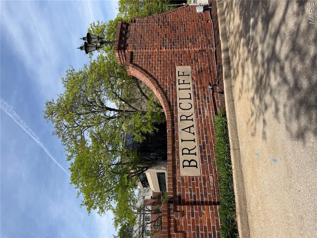 Briarcliff Condo Ii Ph Iii - Residential