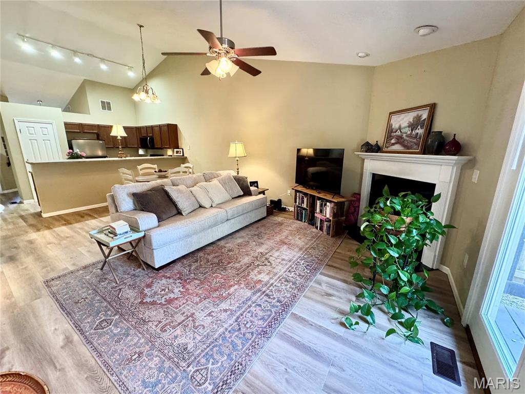 Of Century Oaks 2nd Add - Residential Lease