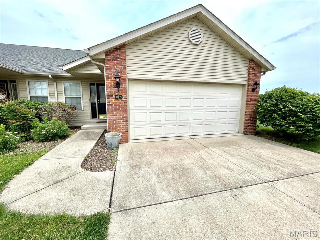 Of Century Oaks 2nd Add - Residential Lease