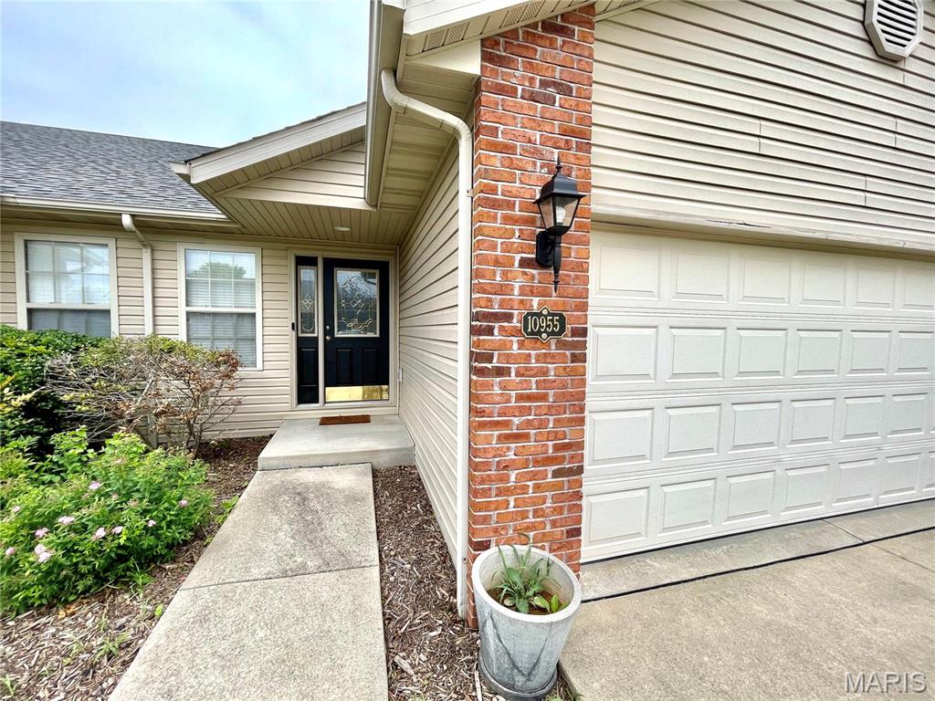 Of Century Oaks 2nd Add - Residential Lease