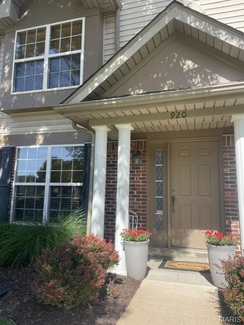 Impeccably maintained 3 bedroom, 2 1/2 bath, this home offers an open floor plan, main floor laundry as well as a spacious kitchen. The turned staircase leads to a large primary bedroom that boast a on suite bathroom and a sizeable walk-in closet.  With private parking in the garage and custom shelving you will have plenty of room for storage.  The HVAC unit is approx. 4 years old and the new roof was completed about 3 months ago.  This homes outstanding location provides quick access to the highways, is one block from an expansive lake and pavilions as well as one of the counties most desirable park, Zackary's Place. The covered porch and private back patio offer spaces to relax, unwind and enjoy you days.