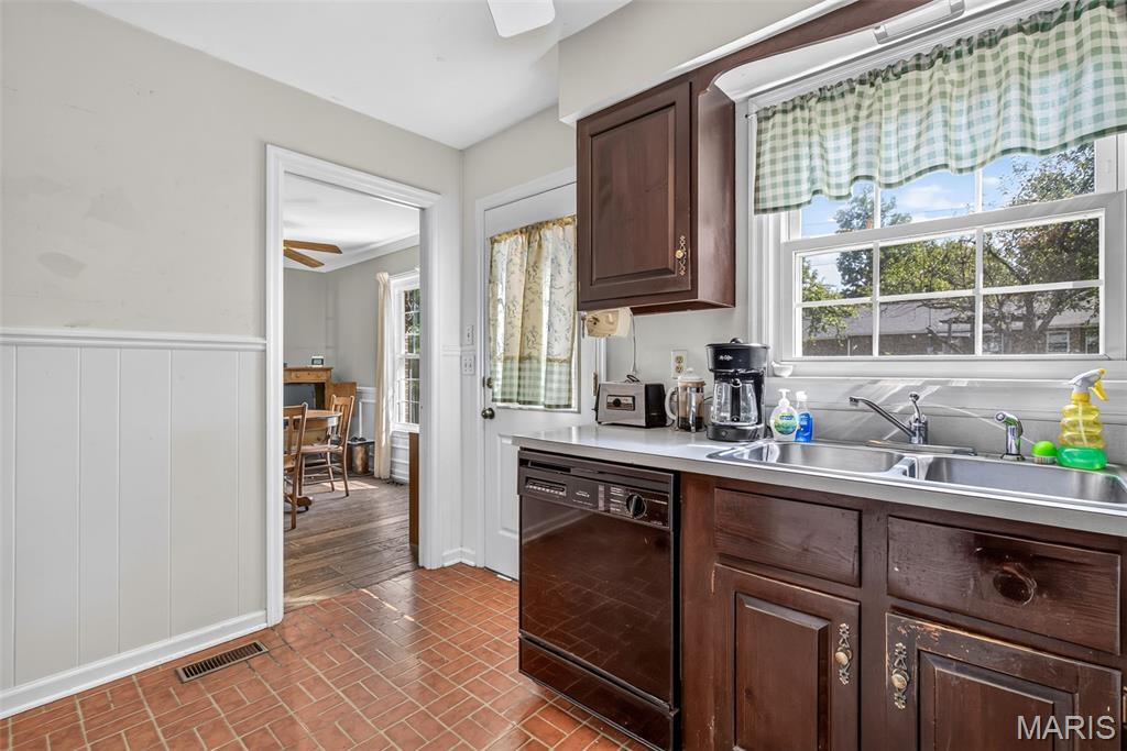 R & V Elvins Second Add - Residential