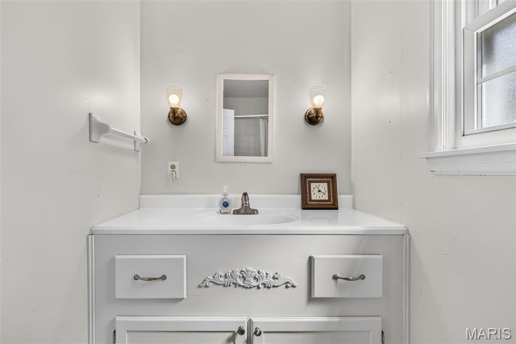 R & V Elvins Second Add - Residential