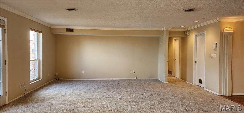 Manor Condo At Oxford Hill The - Residential
