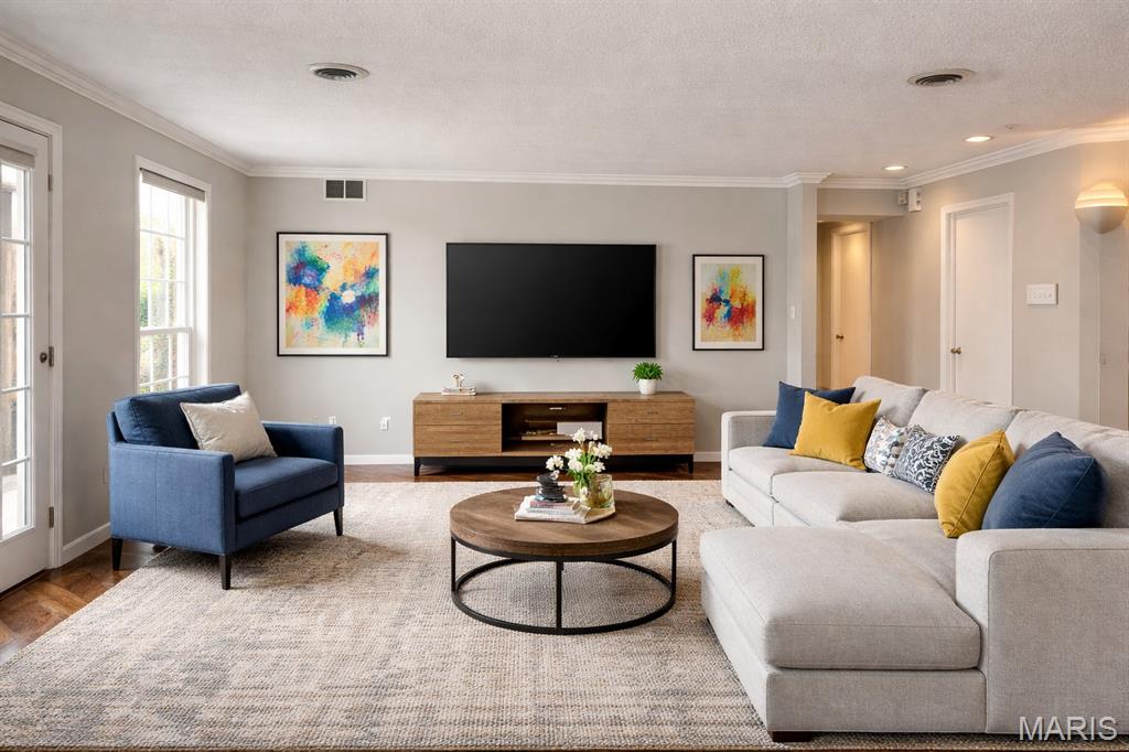 Manor Condo At Oxford Hill The - Residential