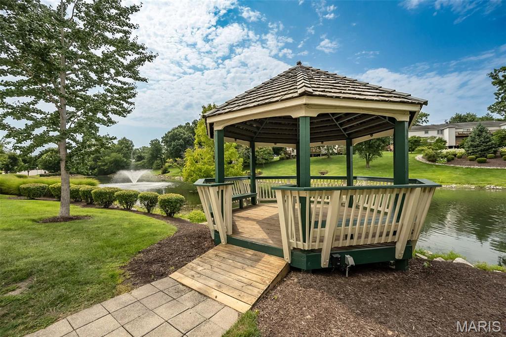 Brentwood Forest Condo - Residential