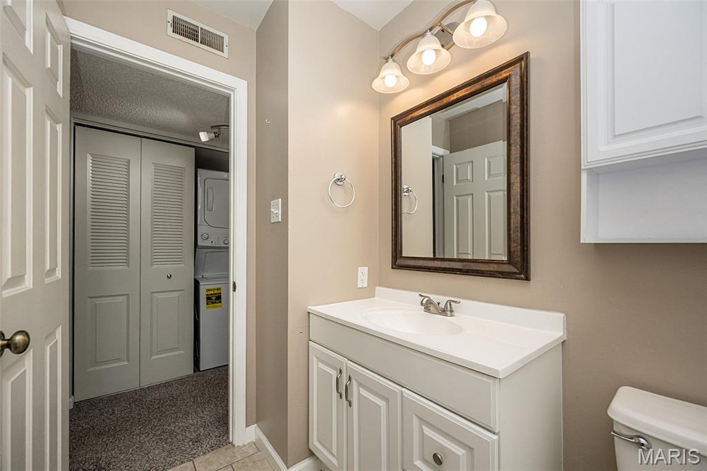 Brentwood Forest Condo - Residential