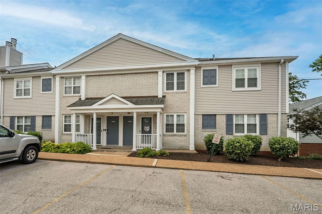 Brentwood Forest Condo - Residential