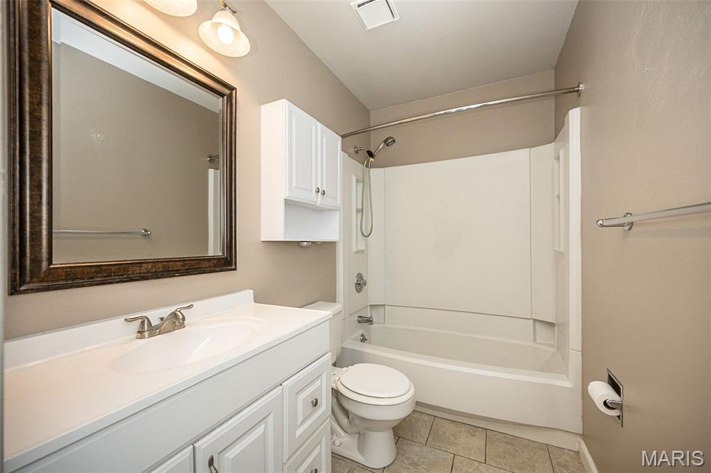 Brentwood Forest Condo - Residential
