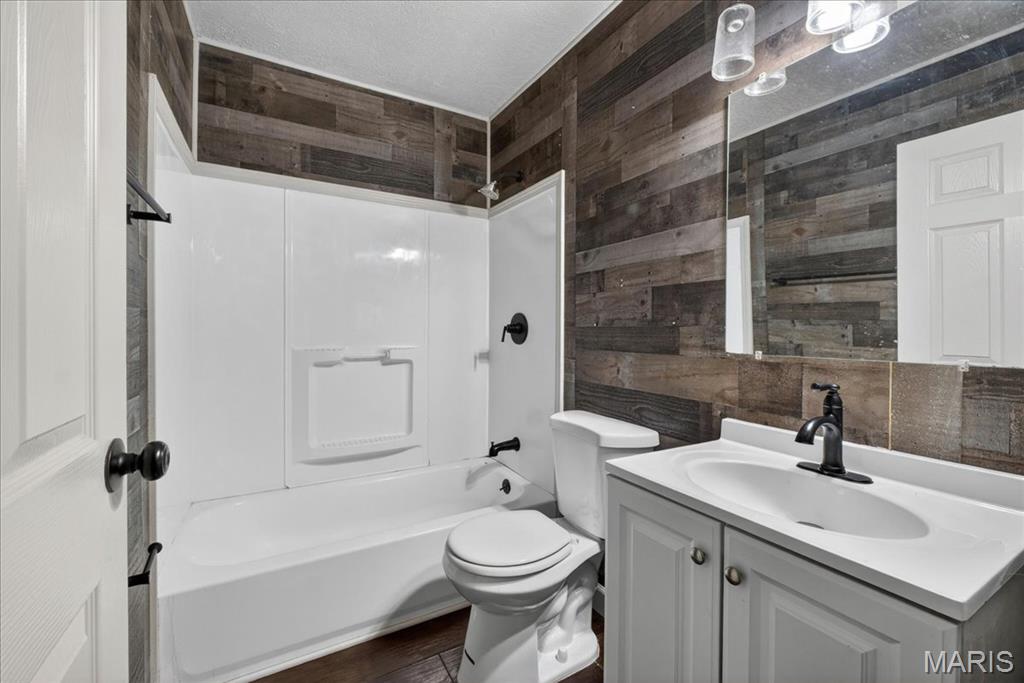 Dupo Brown & Maxeys Sub - Residential