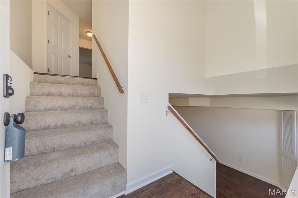 Oakview Villas & Arlington Condos - Residential