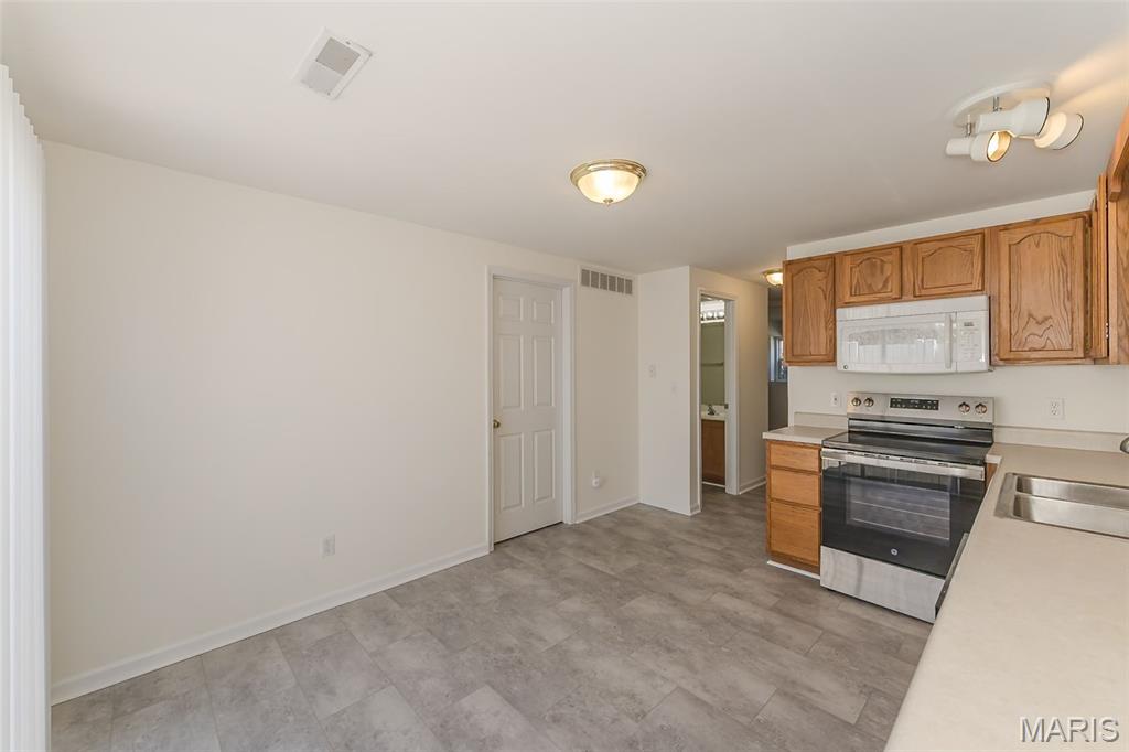 Oakview Villas & Arlington Condos - Residential
