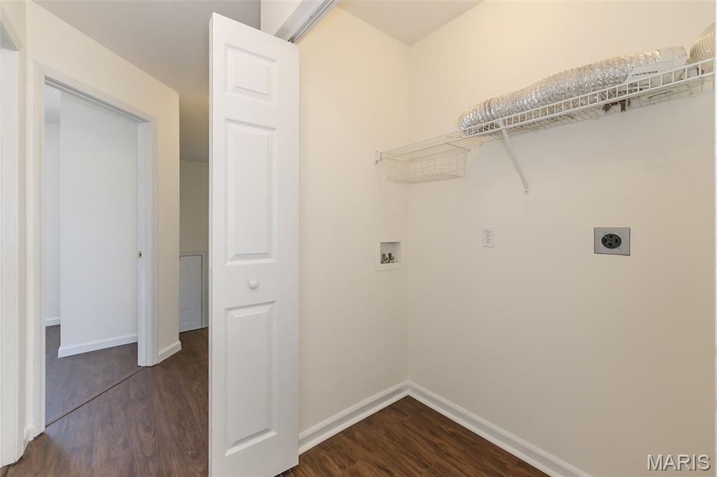 Oakview Villas & Arlington Condos - Residential