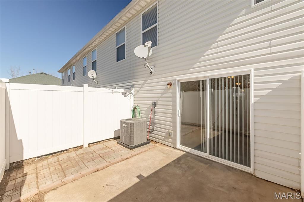 Oakview Villas & Arlington Condos - Residential