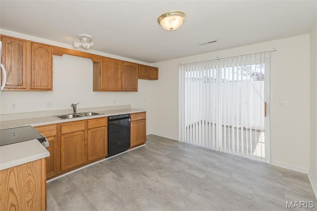 Oakview Villas & Arlington Condos - Residential