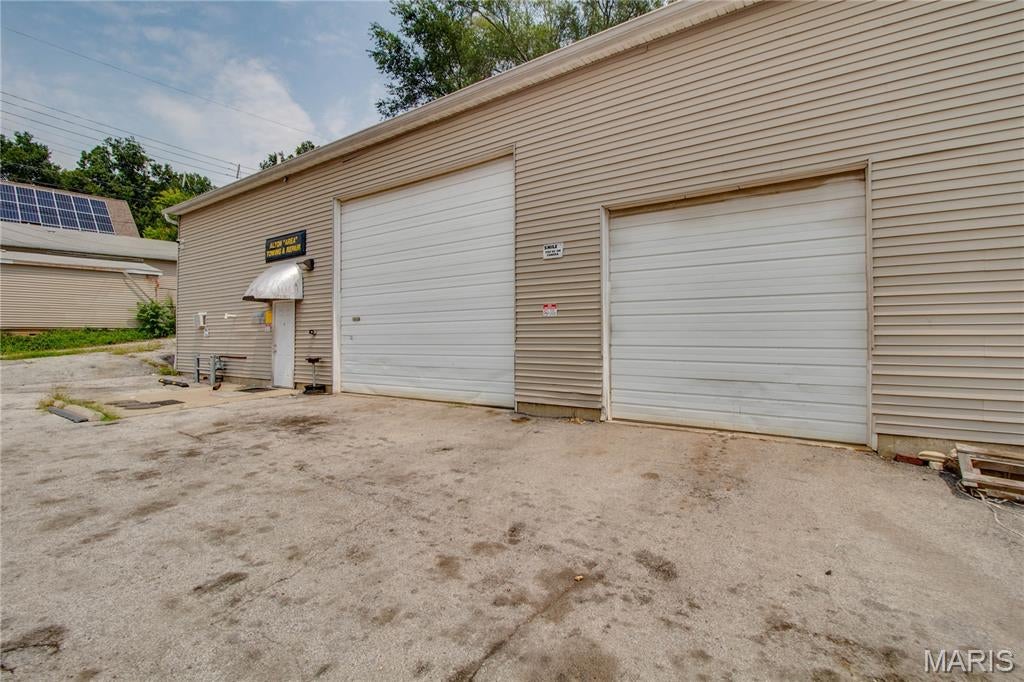 Siring Place Sub - Commercial Sale