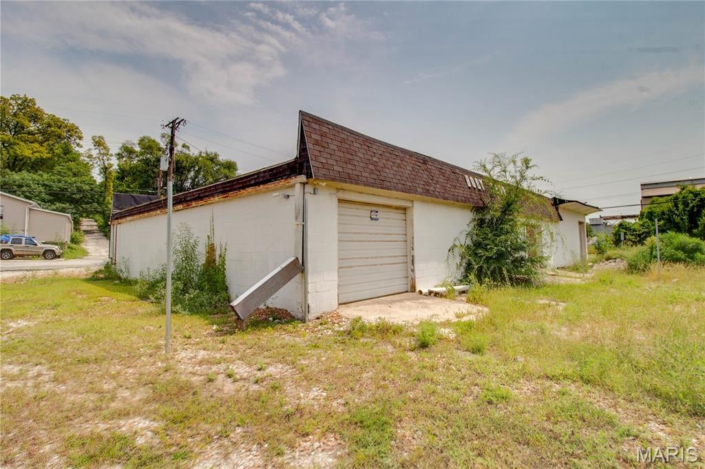 Siring Place Sub - Commercial Sale