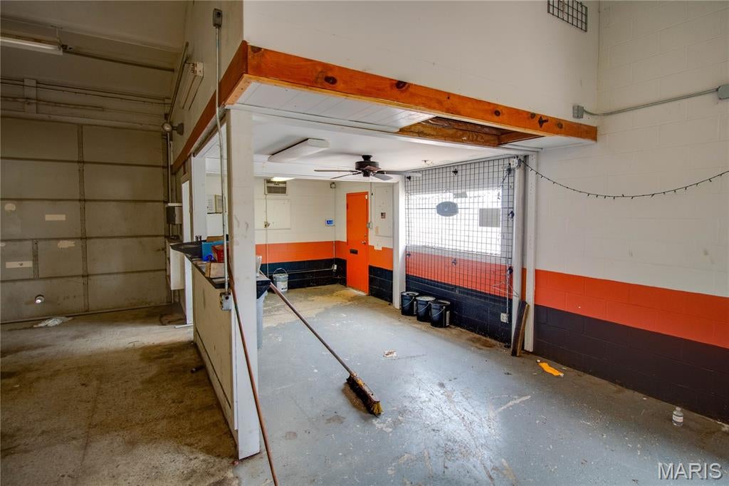 Siring Place Sub - Commercial Sale