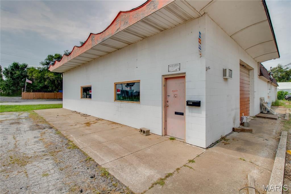Siring Place Sub - Commercial Sale