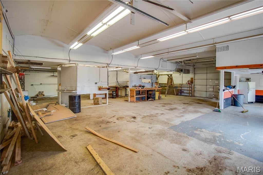 Siring Place Sub - Commercial Sale