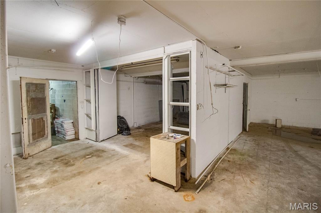 Siring Place Sub - Commercial Sale
