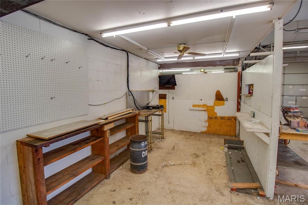 Siring Place Sub - Commercial Sale
