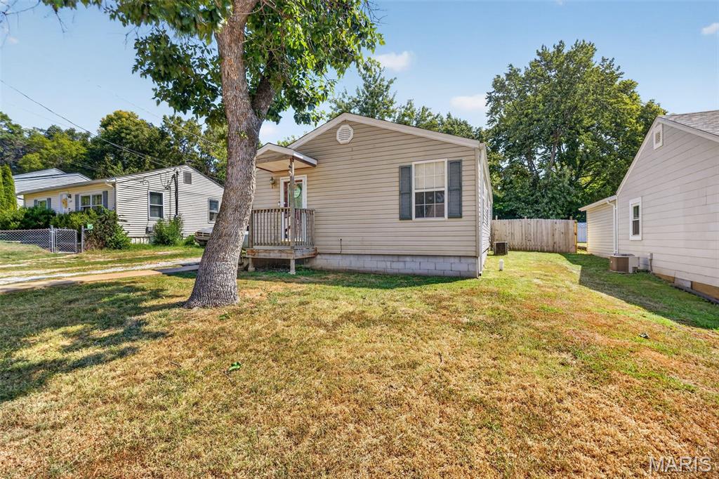 Welcome to this charming 3-bedroom, 1-bath home offering comfortable main level living in a highly convenient in-town location. Freshly repainted throughout, the home features an updated deck, a newly refreshed privacy fence, and main level laundry for everyday ease.
The level backyard is perfect for play, pets, or gardening, and includes a storage shed with its own attached deck plus a well maintained above ground pool for summer fun. An EV plug is already installed, making charging an electric vehicle simple and convenient.
Located just minutes from the sought-after Festus School District, this cute and well-cared-for home blends comfort, updates, and location into a wonderful opportunity.