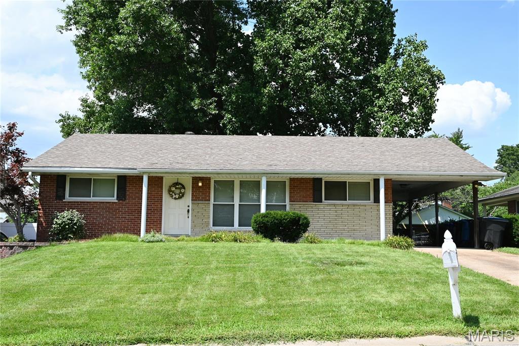 This home is being sold in it's "as is" present condition. Seller will make no repairs or conduct any inspections. Please make any offers on a special sale contract.
This is a great 3 bedroom 1.5 bath home in a nice neighborhood of brick ranch style homes it just needs a little love. It has good bones and a solid foundation!