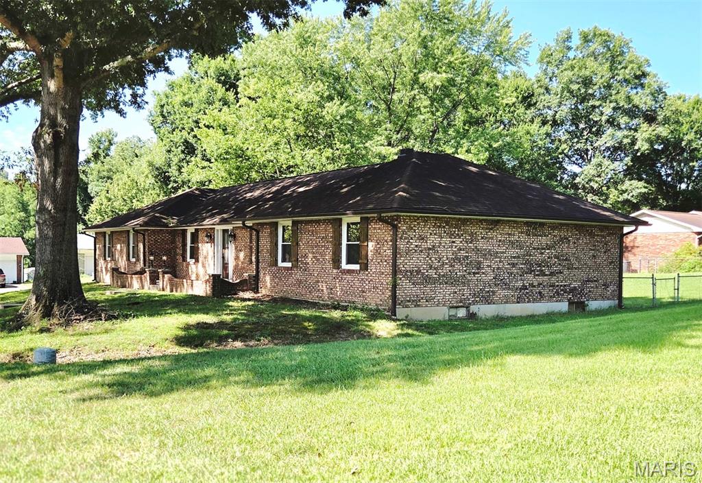 Chateau Manor - Residential