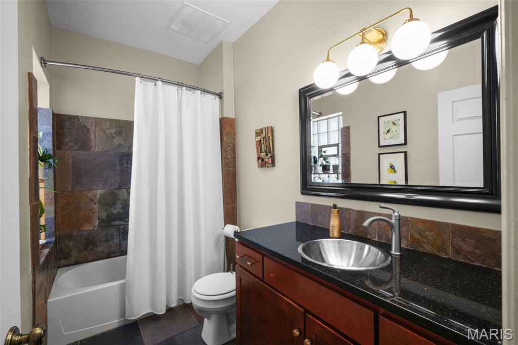 Allen Ave Condos - Residential