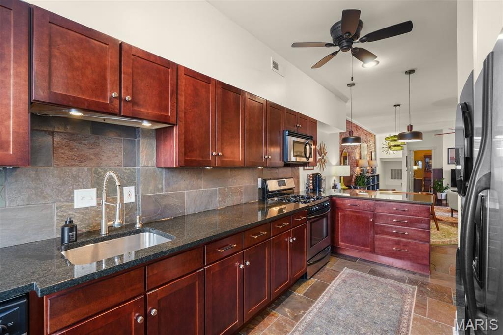 Allen Ave Condos - Residential