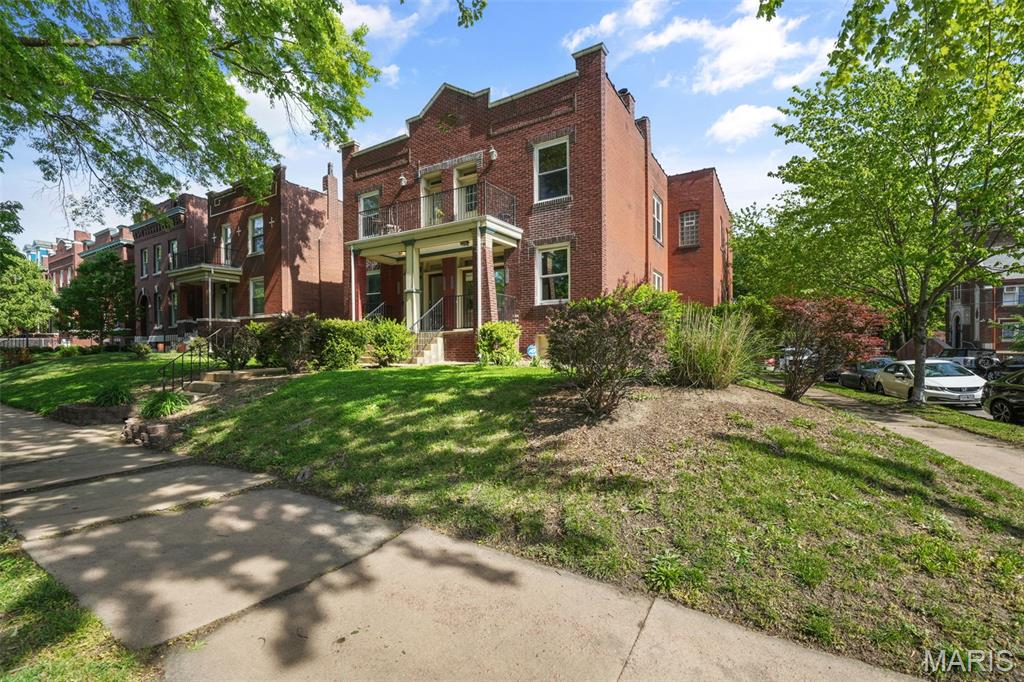 Allen Ave Condos - Residential