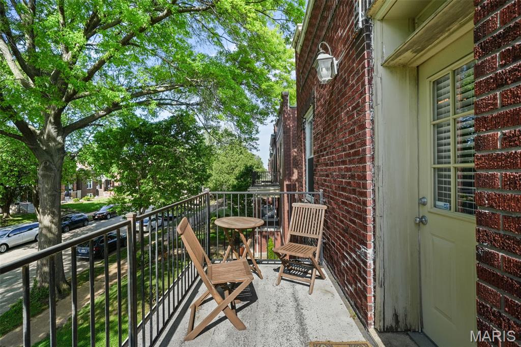 Allen Ave Condos - Residential