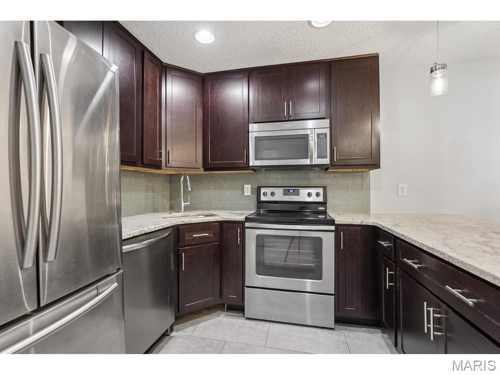 Brentwood Forest Condo Ph Eight - Residential