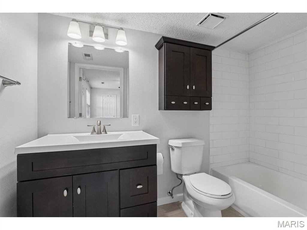 Brentwood Forest Condo Ph Eight - Residential