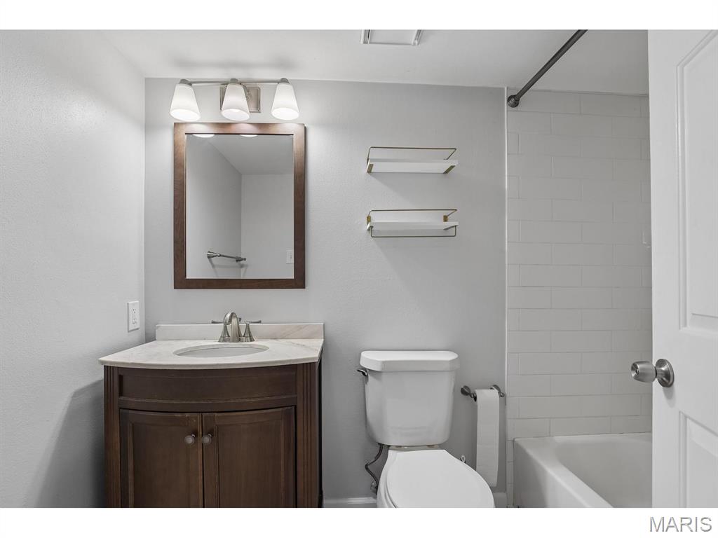 Brentwood Forest Condo Ph Eight - Residential