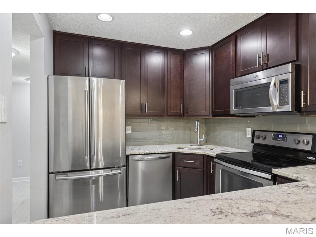 Brentwood Forest Condo Ph Eight - Residential