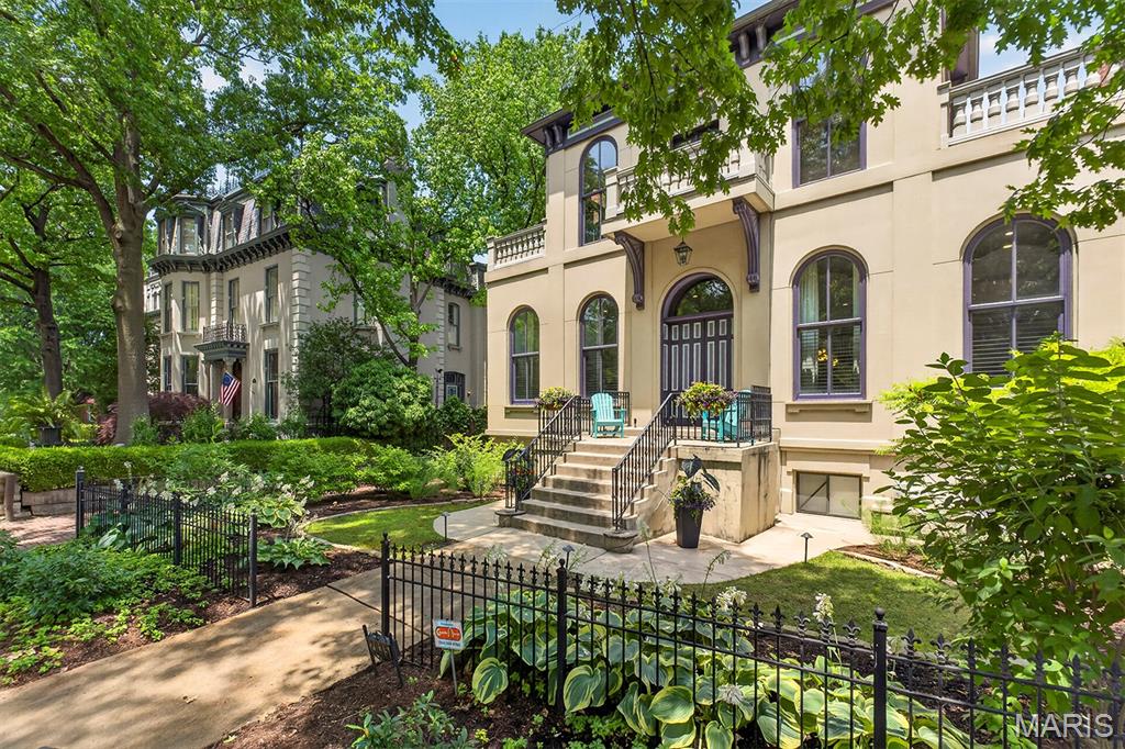 Lafayette Square - Residential