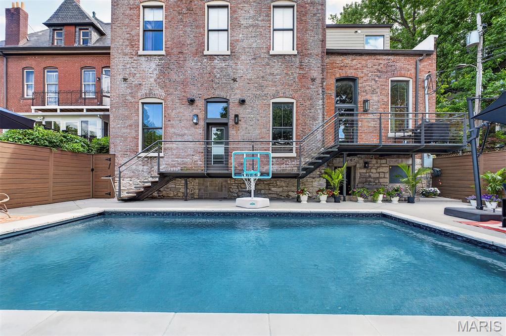 Lafayette Square - Residential