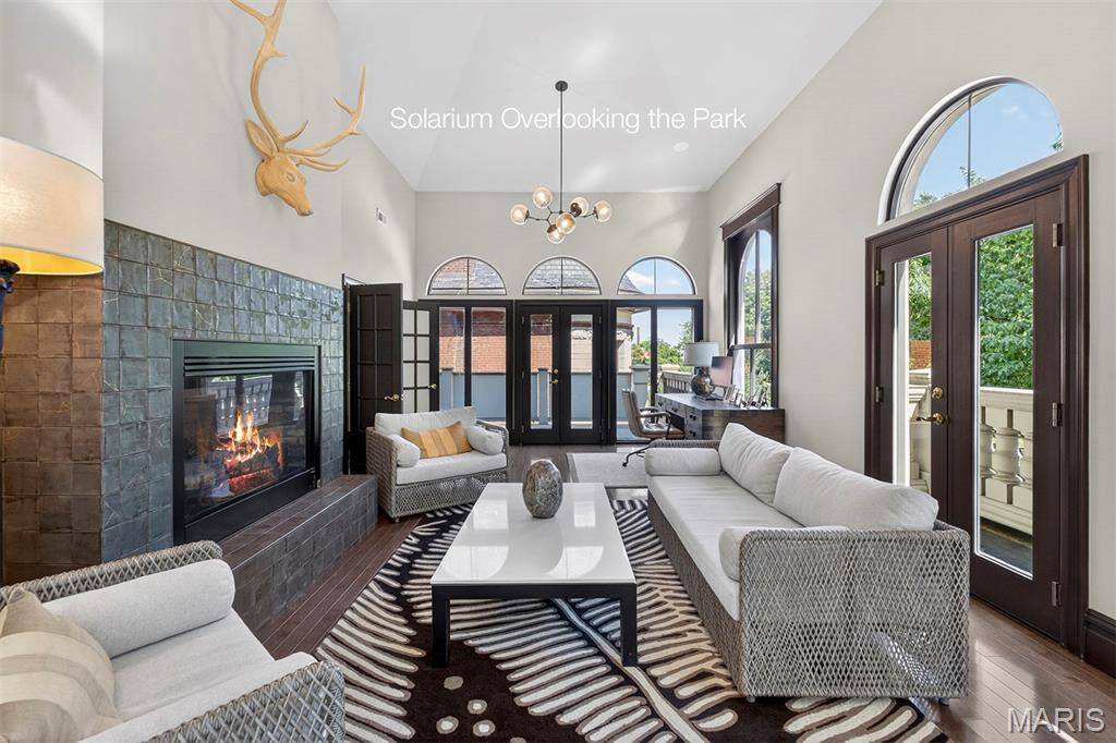 Lafayette Square - Residential