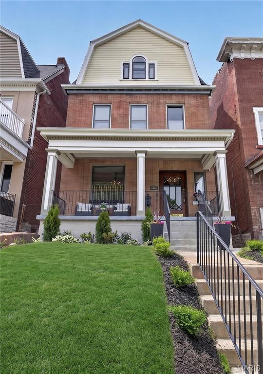 The Central West End is one of St. Louis's most storied and walkable neighborhoods — historic streets, sidewalk cafes, and moments from Forest Park. It's one of the most sought-after places to live in the city, and this home sits in the heart of it.

Behind a classic 1906 facade, this home has been renovated top to bottom for the way people live now. Five bedrooms and four baths across 2,885 square feet. The original staircase, woodwork, pocket doors, and fireplaces were preserved; the white kitchen with quartz counters and stainless appliances is brand-new. Hardwood floors throughout, Zoned HVAC, modern tiled baths, and a finished upper-level flex floor for an office, studio, or guests. A detached two-car garage rounds it out — a rare find in this walkable neighborhood.

Step outside and the neighborhood does the rest. A few blocks away, chef Gerard Craft's Bowood by Niche serves brunch in its greenhouse garden; just east, Euclid Avenue and Maryland Plaza line up restaurants, cafes, and boutiques. Make this historic gem yours and enjoy modern city living with timeless character.