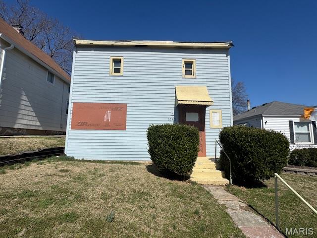 Prime redevelopment opportunity in the highly sought-after Hi-Pointe neighborhood! Builders and investors—this is your chance to secure a level 30' x 130' lot for new construction. The area continues to see strong demand, with new homes nearby commonly selling for $500K and above. Bring your vision and your plans to create something special on this city lot. Property is being sold strictly as-is. The seller will make no repairs and will not provide inspections or warranties of any kind.