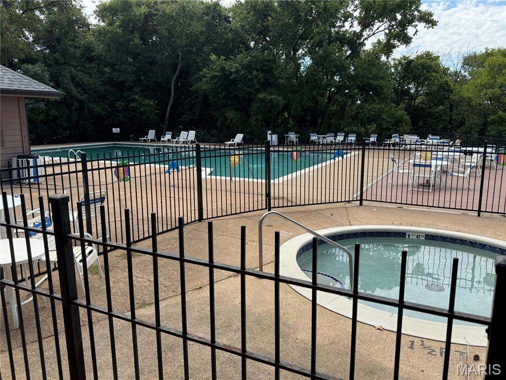 Estates At Arrowhead The - Residential