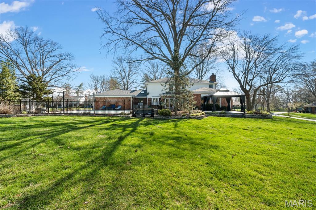 Berkley Manor 6 - Residential