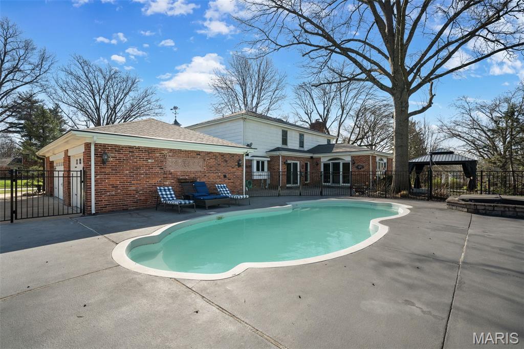 Berkley Manor 6 - Residential