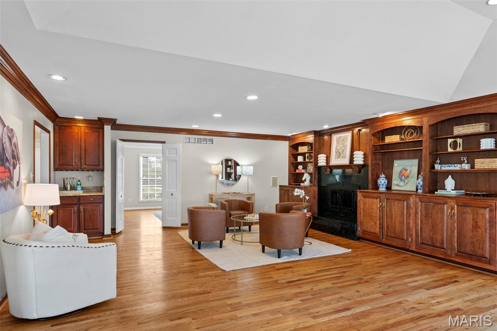Berkley Manor 6 - Residential