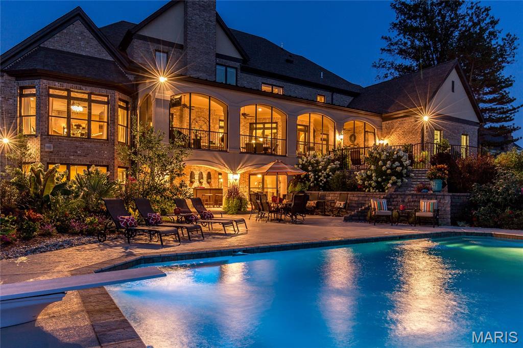 Town & Country Manor - Residential