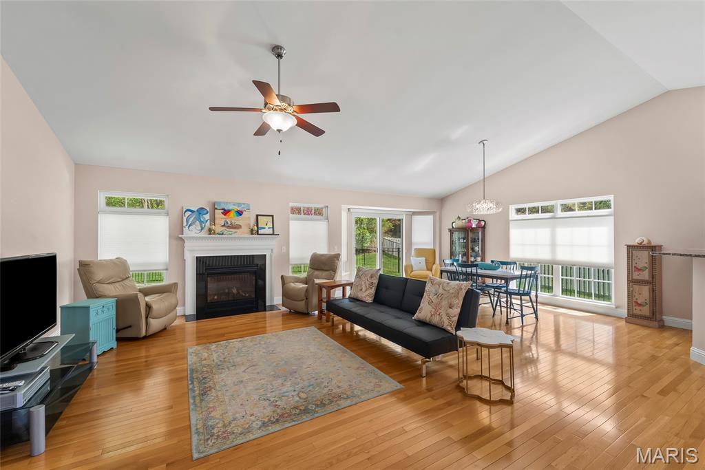 Columbia Lakes Iv - Residential