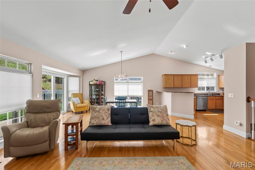 Columbia Lakes Iv - Residential