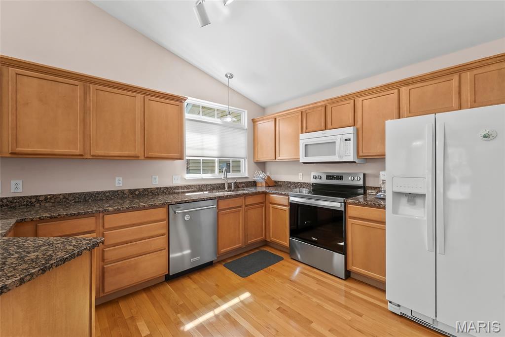 Columbia Lakes Iv - Residential